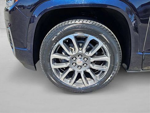 Used 2022 GMC Acadia Denali w/ Denali Ultimate Package AWD/4WD image 23