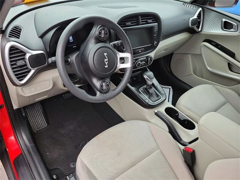 Used 2024 Kia Soul LX w/ Option Group 015 image 6