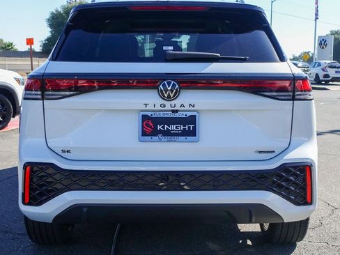 New 2026 Volkswagen Tiguan SE R-Line image 9
