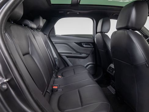Used 2018 Jaguar F-PACE Premium image 21