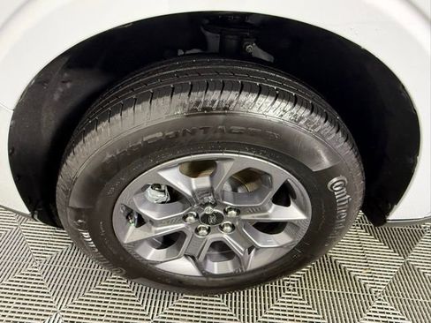 Used 2025 Ford Maverick XLT w/ Equipment Group 302A image 18