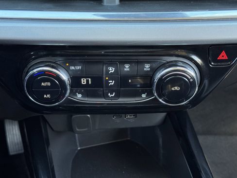 Used 2024 Chevrolet Trax LT w/ Driver Confidence Package image 19