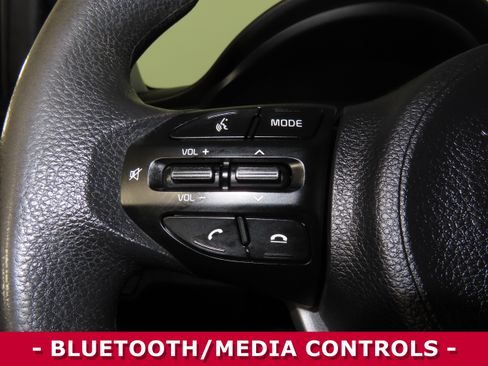 Used 2020 Kia Rio S image 11