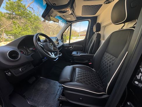 Used 2024 Mercedes-Benz Sprinter 3500 image 12