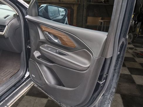 Used 2020 GMC Terrain Denali w/ LPO, Floor Liner Package FWD image 10