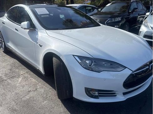 Used 2015 Tesla Model S P90D image 3