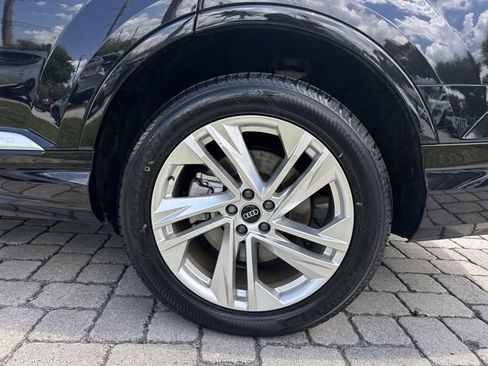 Used 2021 Audi Q7 3.0T Premium Plus w/ Premium Plus Package AWD/4WD image 11