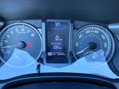 Used 2018 Toyota Tacoma TRD Off-Road image 22