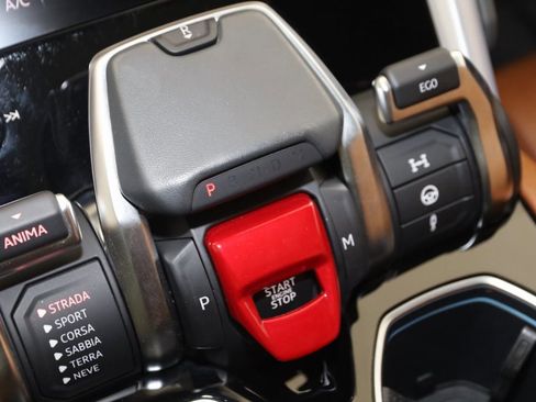 Used 2019 Lamborghini Urus image 7