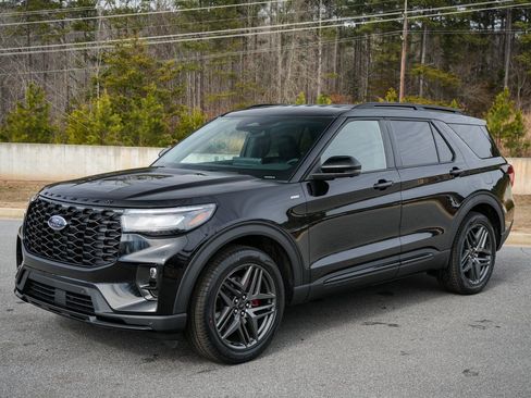 New 2026 Ford Explorer ST-Line w/ ST-Line Street Pack image 3