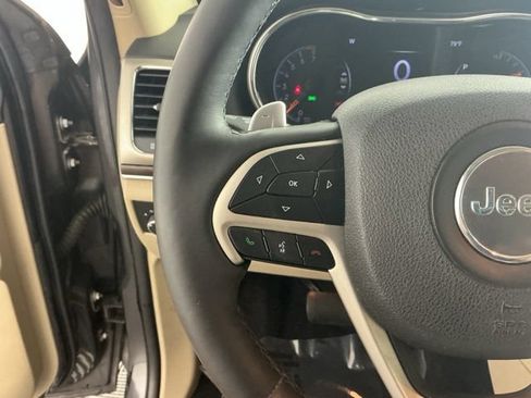 Used 2017 Jeep Grand Cherokee Limited AWD/4WD image 27