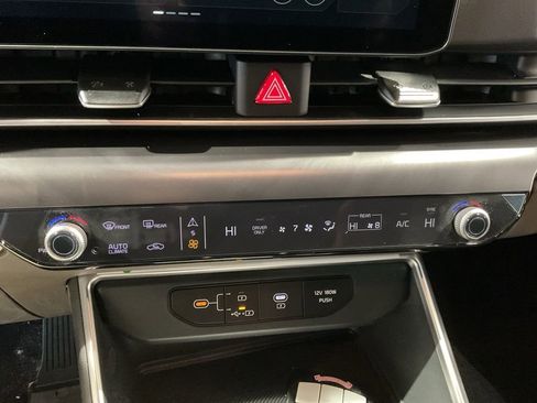 New 2026 Kia Carnival LXS FWD image 13
