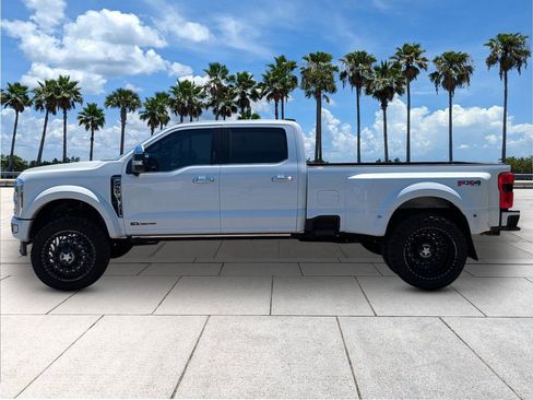 Used 2024 Ford F450 Platinum w/ FX4 Off-Road Package AWD/4WD image 4