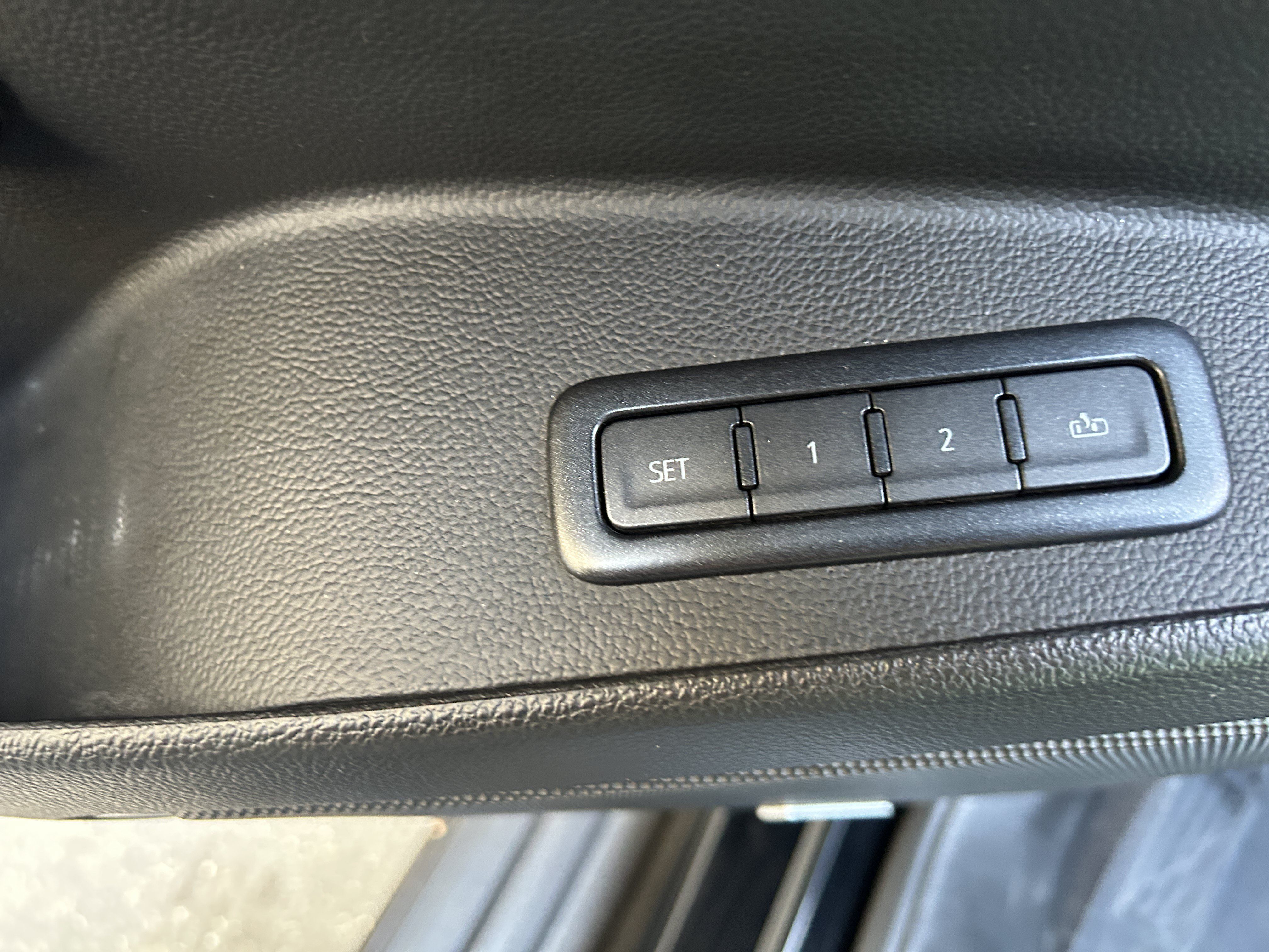Used 2019 Chevrolet Suburban Premier AWD/4WD image 22