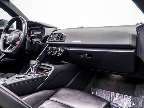 Used 2017 Audi R8 V10 w/ Carbon Exterior Package AWD/4WD image 25