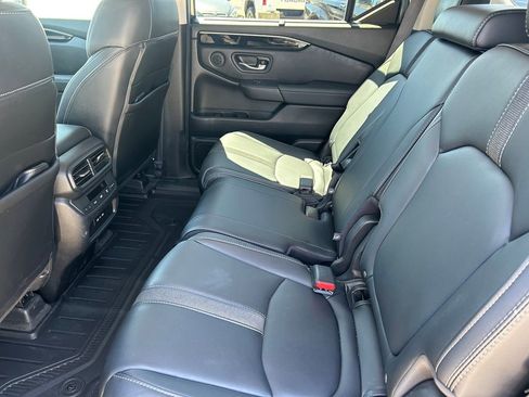 Used 2024 Honda Pilot Touring image 17