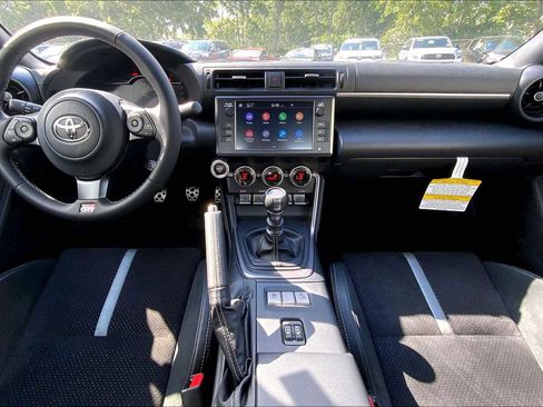 New 2025 Toyota GR86 Premium image 5