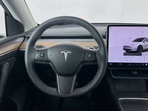 Used 2022 Tesla Model Y Long Range AWD/4WD image 16