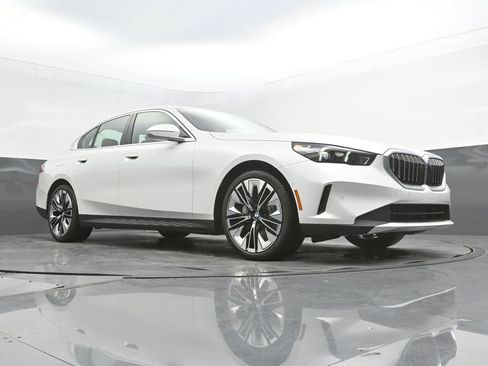 New 2027 BMW 530i RWD image 48