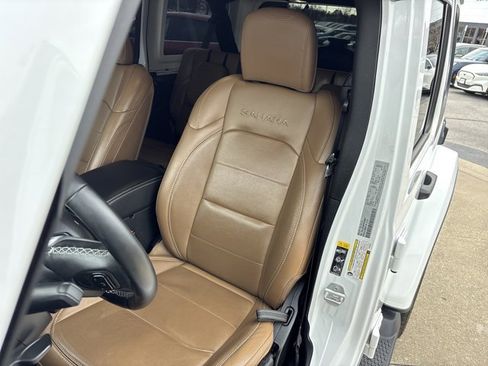 Used 2023 Jeep Wrangler Unlimited Sahara w/ Cold Weather Group image 21