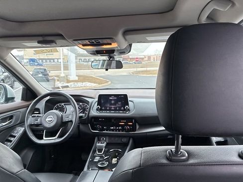 Used 2022 Nissan Rogue SV w/ SV Premium Package image 24