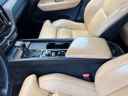 Used 2021 Volvo XC60 T5 Inscription w/ Advanced Package image 30