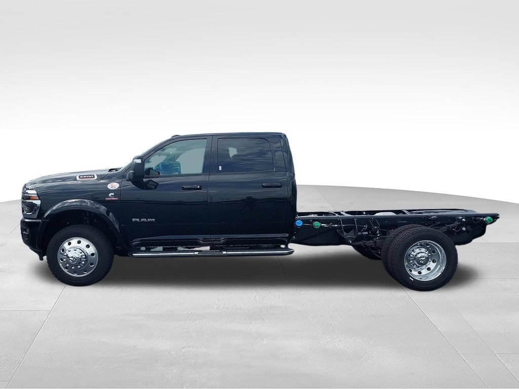 New 2026 RAM 5500 4x4 Crew Cab w/ Laramie Trim Package image 2