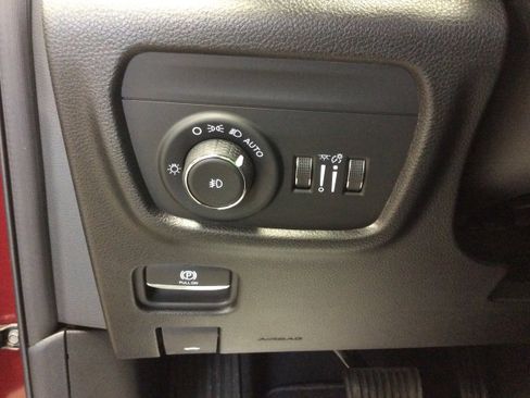 New 2025 Jeep Grand Cherokee Limited image 22