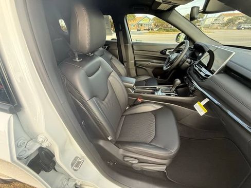 New 2026 Jeep Compass Latitude AWD/4WD image 11