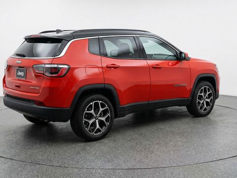 Used 2025 Jeep Compass Limited AWD/4WD image 9