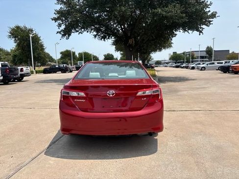 Used 2012 Toyota Camry LE FWD image 6