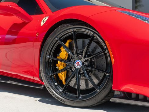 Used 2019 Ferrari 488 Pista Coupe RWD image 36