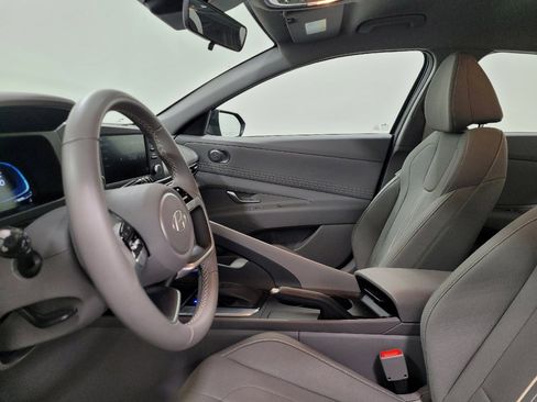 Used 2025 Hyundai Elantra Sport FWD image 17