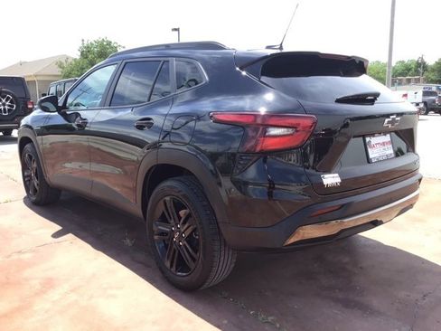 Used 2024 Chevrolet Trax ACTIV w/ Driver Confidence Package image 3