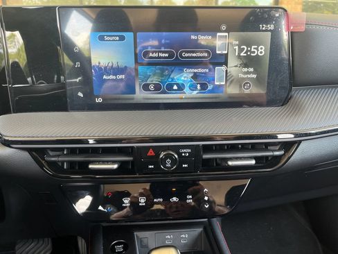 Certified 2025 Nissan Kicks SR AWD/4WD image 22