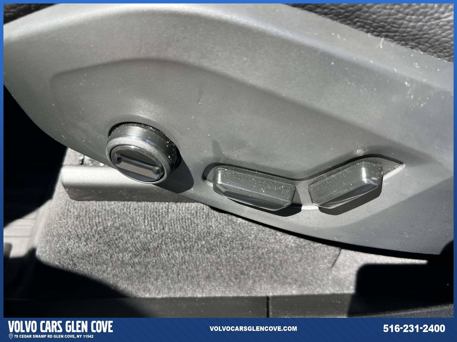 Used 2025 Volvo XC90 B6 Plus w/ Protection Package AWD/4WD image 18