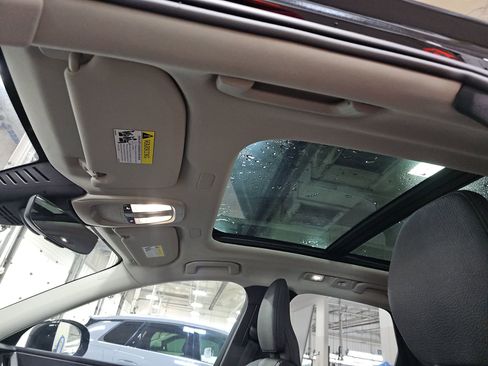 Used 2025 Volvo XC60 B5 Plus image 11