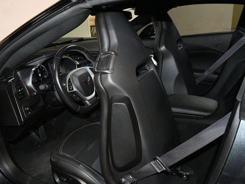 Used 2017 Chevrolet Corvette Stingray Coupe w/ 1LT RWD image 15