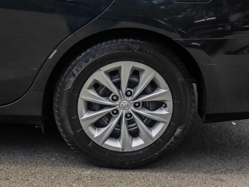 Used 2015 Toyota Camry LE FWD image 13