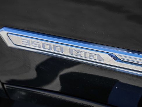 Used 2024 Chevrolet Silverado 3500 High Country image 25