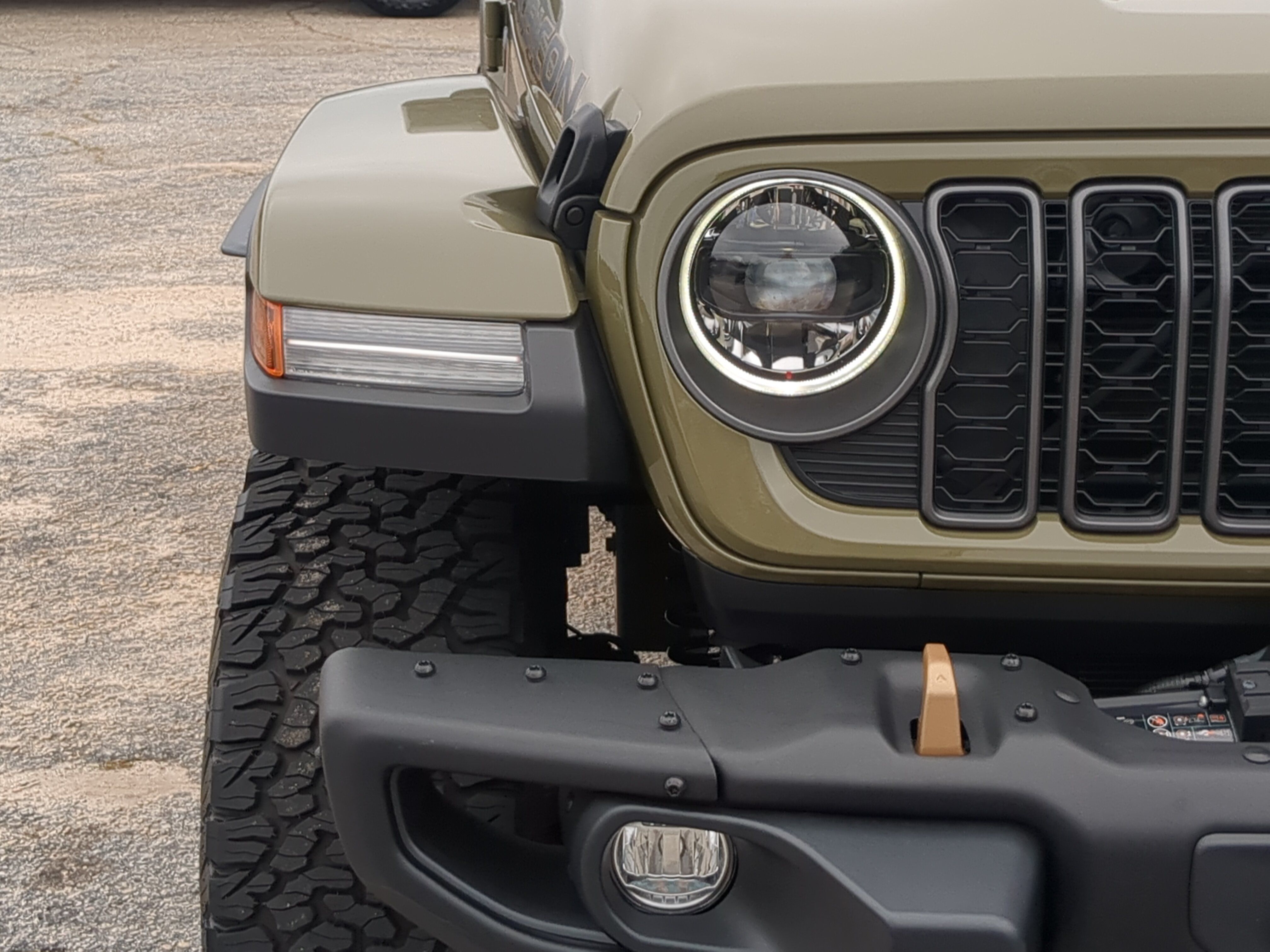 Used 2025 Jeep Wrangler Unlimited Rubicon 392 AWD/4WD image 8