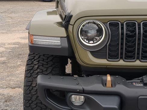 Used 2025 Jeep Wrangler Unlimited Rubicon 392 AWD/4WD image 8
