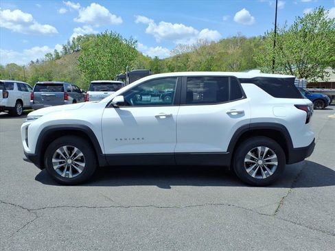 Used 2025 Chevrolet Equinox LT AWD/4WD image 2