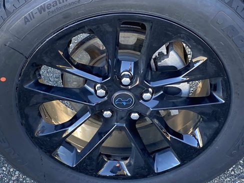 Certified 2024 Jeep Wrangler Sahara w/ Technology Group image 30