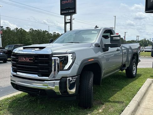 New 2025 GMC Sierra 2500 Pro w/ Convenience Package AWD/4WD image 2