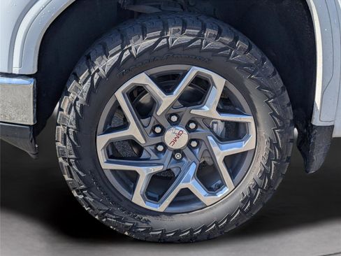Used 2023 GMC Sierra 1500 SLT w/ SLT Premium Package image 32