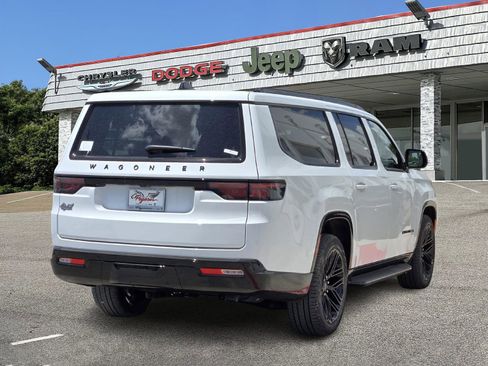 New 2025 Jeep Wagoneer L Series II w/ Premium Group I image 5