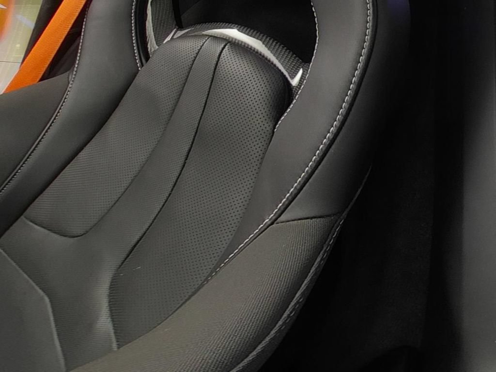Used 2023 Chevrolet Corvette Stingray Premium Conv w/ Z51 Performance Package RWD image 12