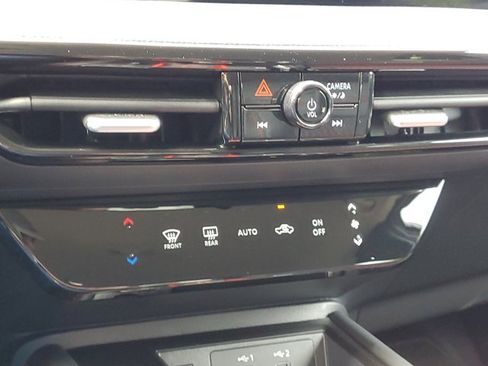 Certified 2026 Nissan Kicks SR FWD image 15