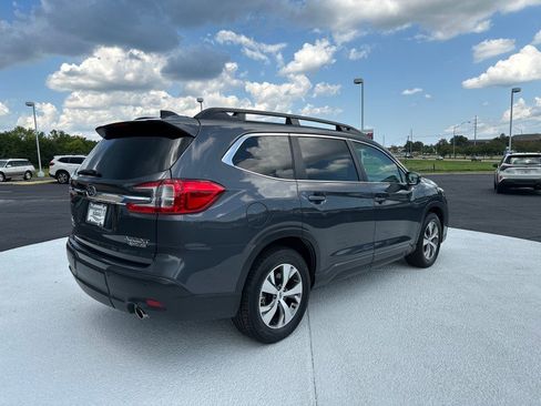 Used 2023 Subaru Ascent Premium w/ Convenience Package AWD/4WD image 7